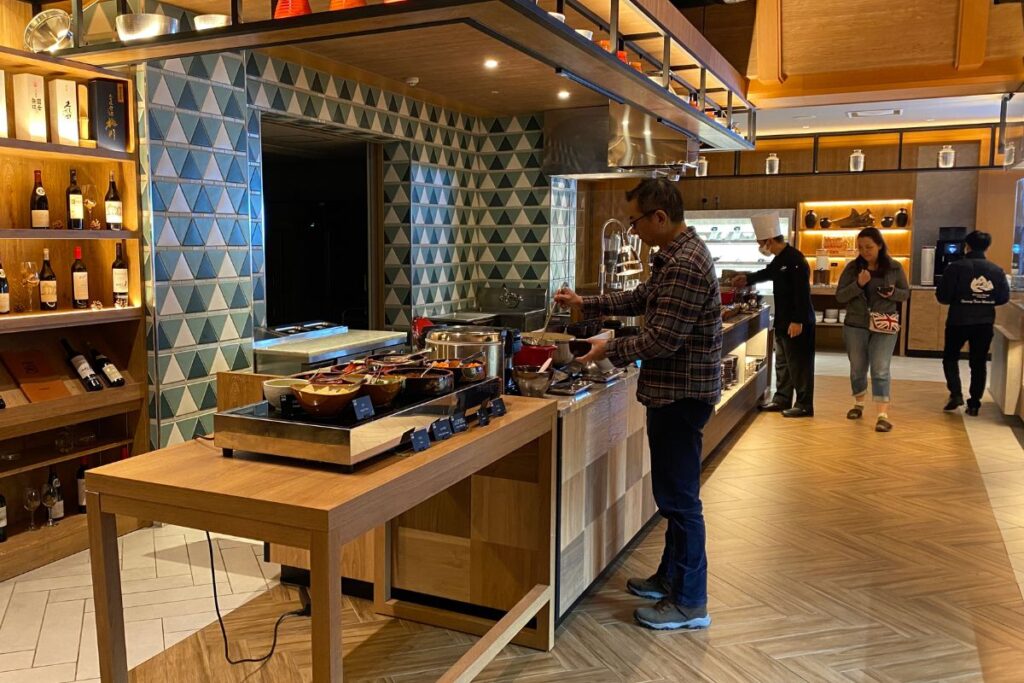 Club Med Kiroro Peak Review Club Med Kiroro Peak - Otaru Restaurant - Breakfast - Japanese