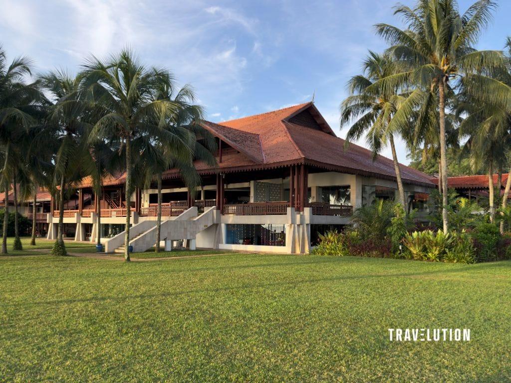 Kajian Club Med Cherating Ulasan Club Med Cherating - Bangunan Utama dan Kebun Kelapa