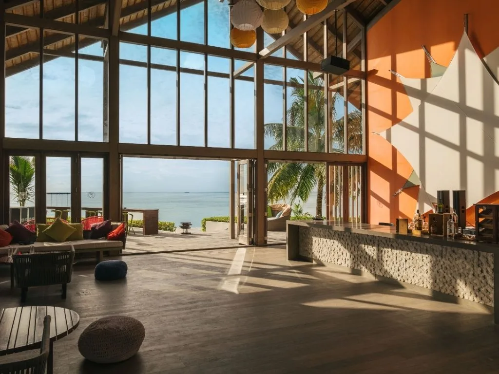 Club Med Finolhu Poolside Bar