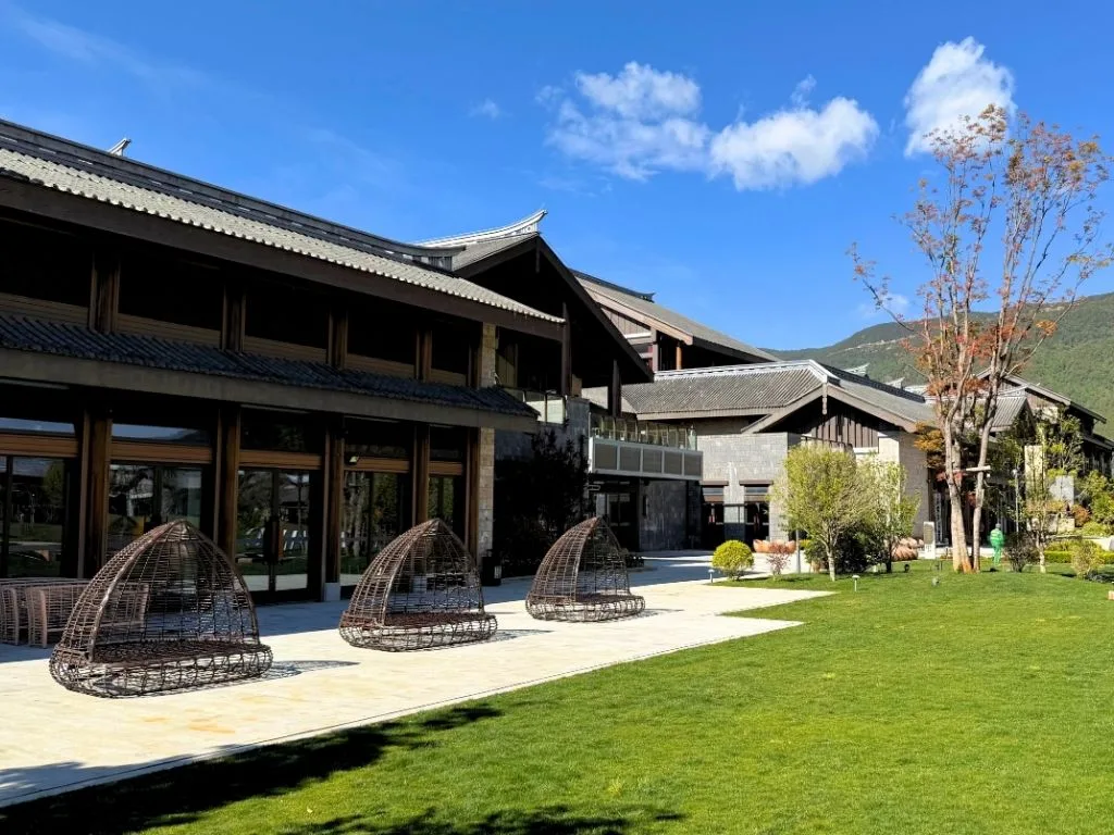 Club Med Lijiang Blue Moon Bar