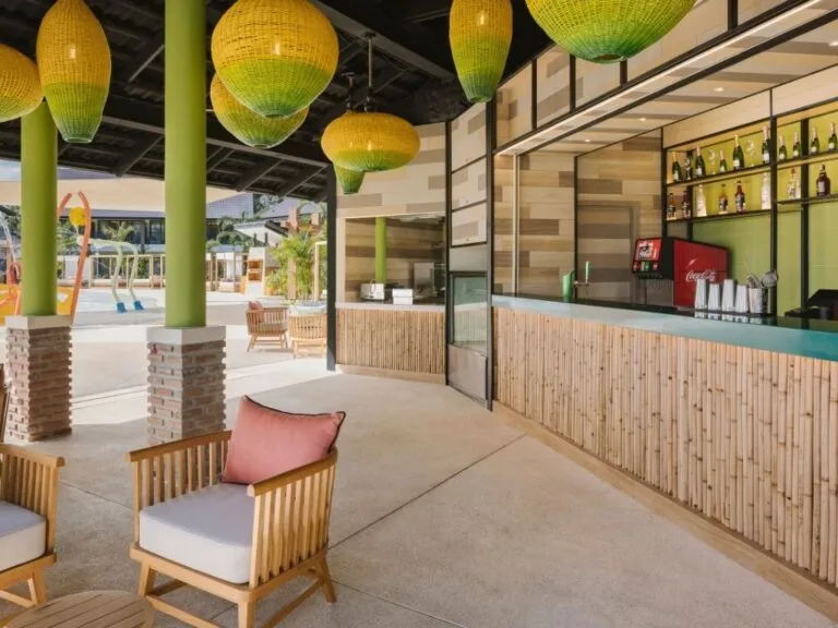 Club Med Phuket Family Oasis Pool Bar
