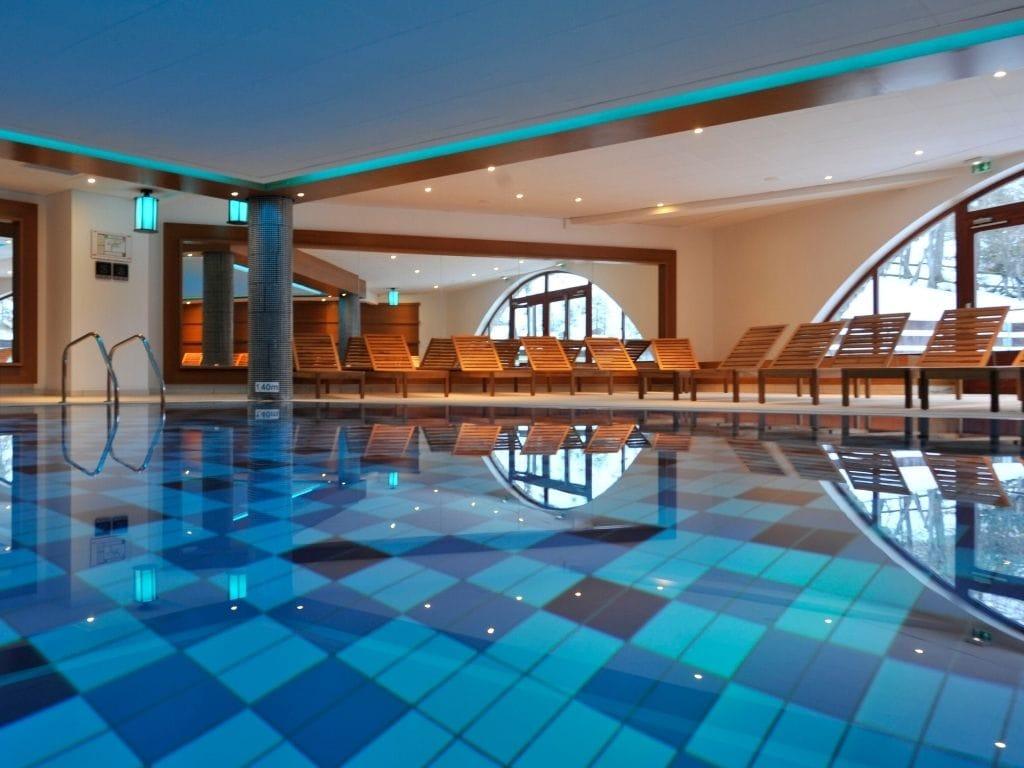 Kelab Med Val d'Isère Kolam Renang Club Med Val d'Isere
