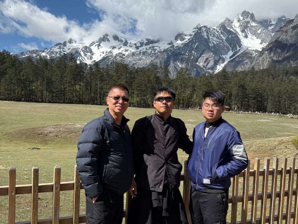 Hubungi Pasukan Travelution Holidays