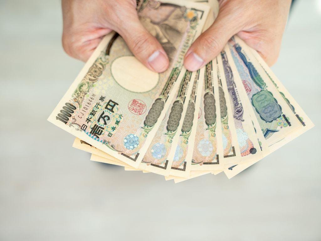 How to Get From Narita Airport To Tokyo How to Get From Narita Airport To Tokyo Japanese Yen