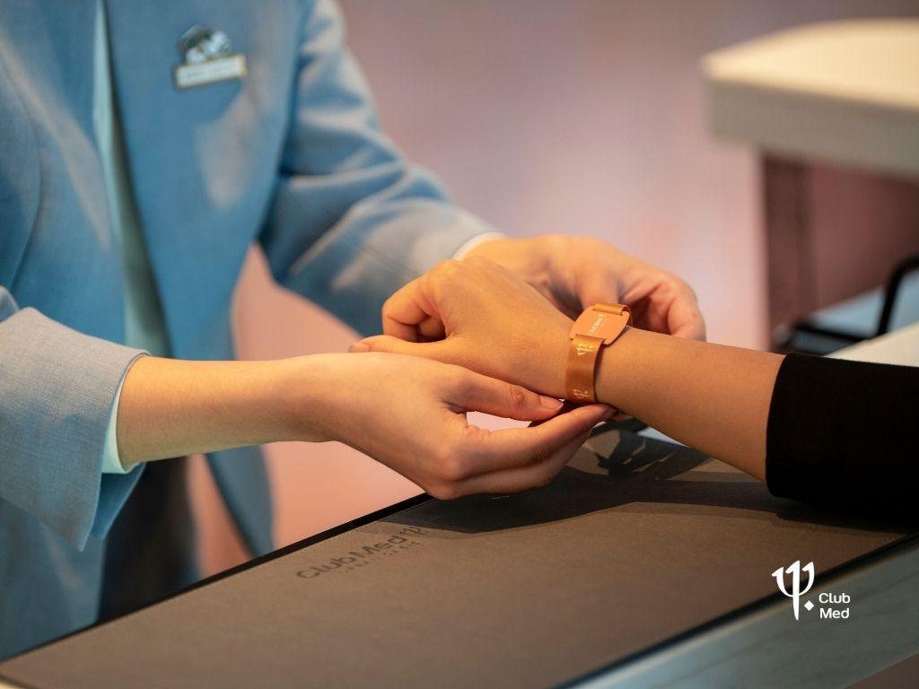 What is Club Med Joyview and Urban Oasis? What is Club Med Joyview and Urban Oasis - Club Med Wristband
