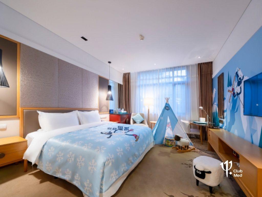What is Club Med Joyview and Urban Oasis? What is Club Med Joyview and Urban Oasis - Themed Rooms