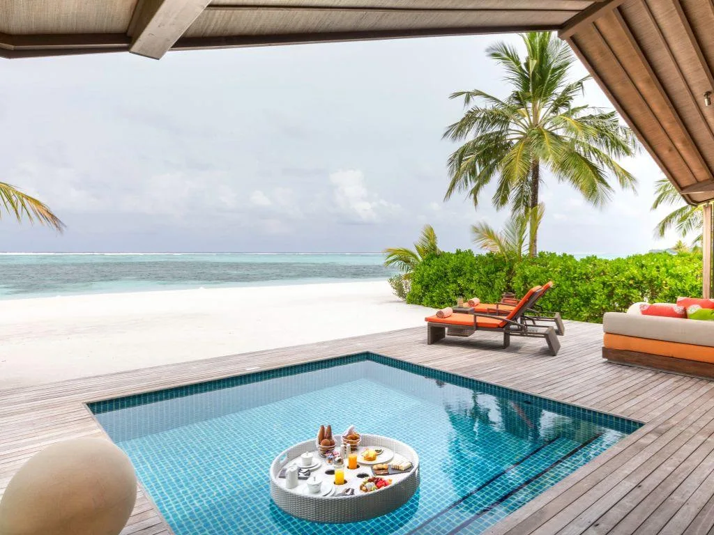 Club Med Finolhu Villas - Fly Free